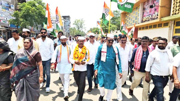 उपचुनाव: पार्षद प्रत्याशी रामकृष्ण तिवारी ने भरा नामांकन