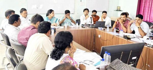 राष्ट्रीय स्वास्थ्य कार्यक्रमों की प्रगति की समीक्षा