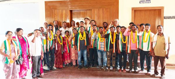 जेसीसीजे जिलाध्यक्ष सहित दर्जनभर से ज्यादा कार्यकर्ताओं ने कांग्रेस का हाथ थामा