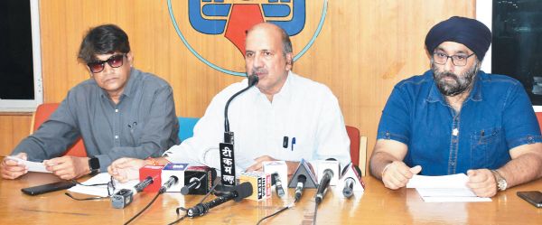  निजी स्कूलों का असहयोग आंदोलन जारी, 18 से प्रवेश देने का फैसला
