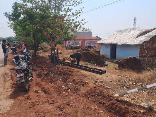 सरकारी जमीन पर कब्जे का आरोप