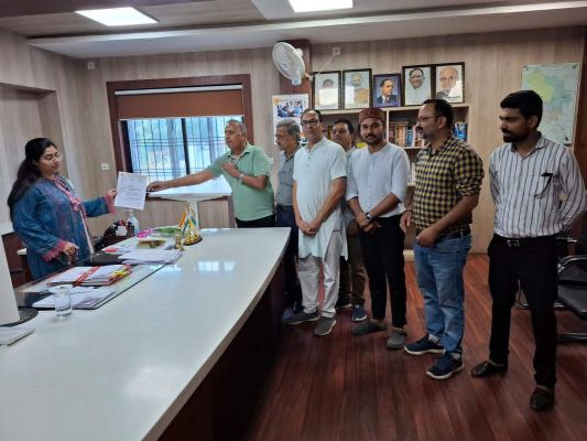 20 को देशव्यापी बंद का आह्वान, दवा कारोबारियों ने कलेक्टर को सौंपा ज्ञापन