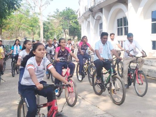 स्वस्थ रहना है तो नियमित साइकिल चलाएं-अंसारी