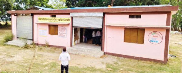 लैम्प्स गोदाम का ताला तोड़ खाद की बोरियां पार, जांच