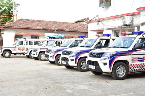 डायल 112 सेवा हाईटेक, गरियाबंद पुलिस बेड़े में जुड़ीं 8 नई गाडिय़ां