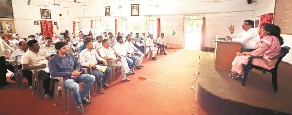 जनगणना अफसर ने ली सुपरवाईजरों की बैठक