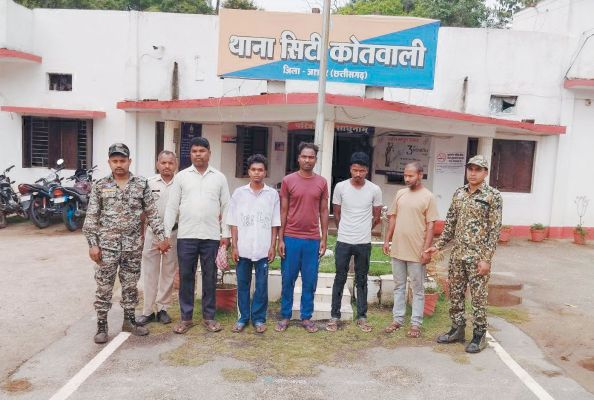 किराना दुकान में चोरी, 6 गिरफ्तार