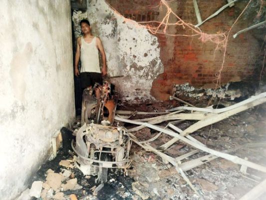 कारोबारी के घर लगी आग, लाखों के नुकसान की आशंका