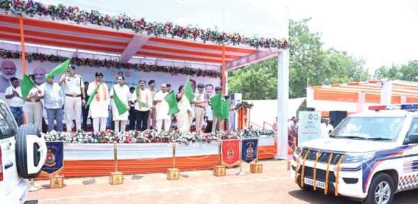 डायल 112 की 54 नई गाडिय़ां रायपुर पुलिस को