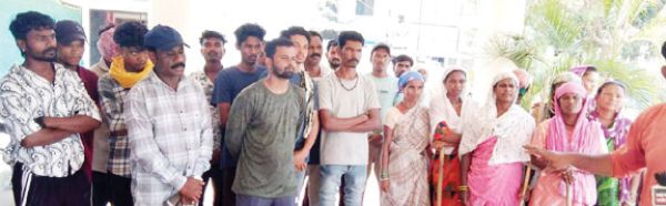 वेतन में देरी, सफाई कर्मियों का प्रदर्शन, समय पर भुगतान की मांग