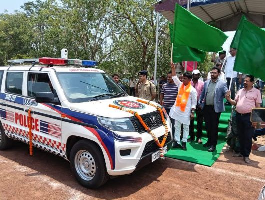 डायल 112 सेवा हाईटेक, महासमुंद  पुलिस को मिली 19 नई गाडिय़ां