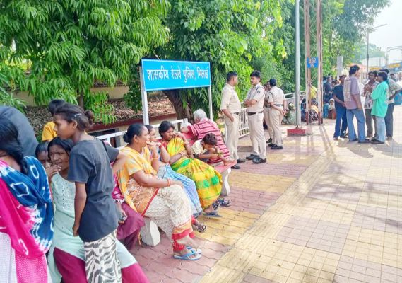 युवक की संदिग्ध मौत, प्रदर्शन