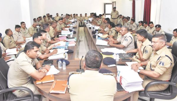 लंबित मामलों के जल्द निराकरण पर फोकस
