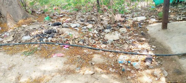 भीषण गर्मी में बिजली कटौती, रात में घंटों गुल रहती है बिजली, ग्रामीणों में आक्रोश