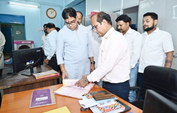 मंत्री वर्मा मोपका कालेज पहुंचे तो प्राचार्य भी नहीं थे, हुए नाराज