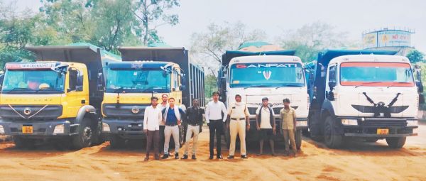 अवैध रेत परिवहन, 4 वाहन जब्त
