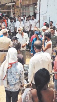 पिकअप ने बाइक सवार युवक को कुचला, मौत