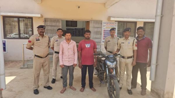 हत्या की साजिश थी: चितरंजन को पहले बेहोश होते तक पीटा, उसकी बाइक को पत्थरों से कुचला फिर सडक़ किनारे फेंका