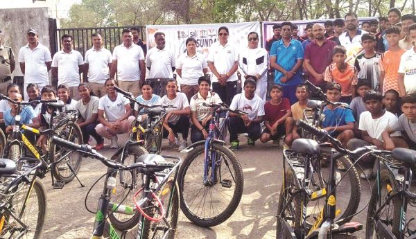 जनमानस में स्वास्थ्य व फिटनेस के प्रति जागरूकता लाने साइकिल रैली