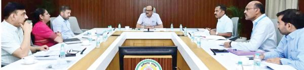282 दुर्घटनाओं के घायलों का कैशलैस इलाज, ई चार्जिंग स्टेशन बढ़ाने सीएस के निर्देश
