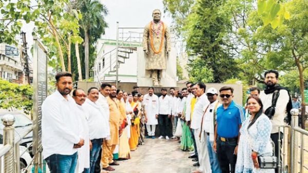 महेंद्र कर्मा की पुण्यतिथि पर कांग्रेसियों ने दी श्रद्धांजलि