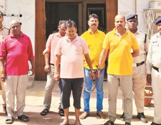 मकान के अंदर चल रहा था जुआ, पुलिस ने 5 को दबोचा, 16.70 लाख बरामद