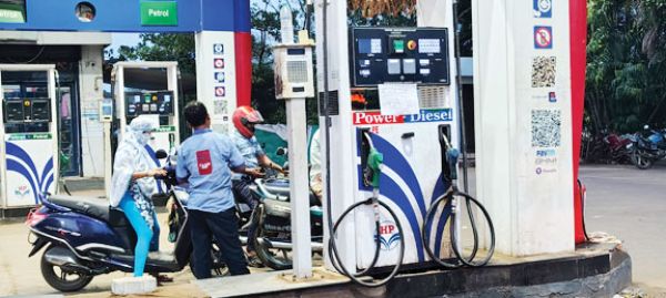 डीजल की किल्लत, खेती में बाधा
