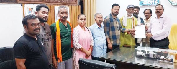 बसों में स्पीड कंट्रोलर लगाने की मांग, ज्ञापन सौंपा