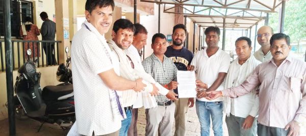 लो वोल्टेज, वार्डवासियों ने  जेई को ज्ञापन सौंपा