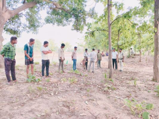 जंगल में मिली युवक की संदिग्ध लाश, 2 गिरफ्तार