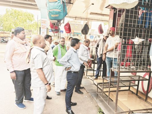 पावर हाउस जवाहर मार्केट में निगम की बड़ी कार्यवाही