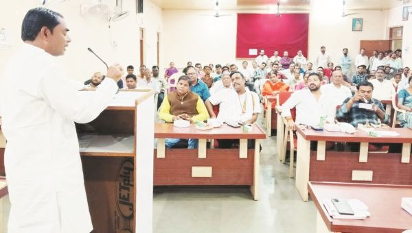 महापौर व आयुक्त का कर्मचारी महासंघ ने किया सम्मान