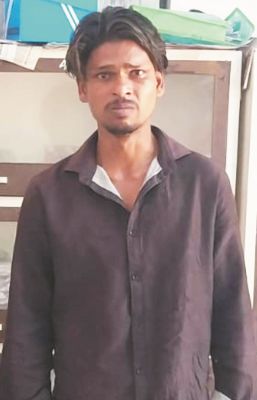 हथियार लहरा डरा रहा युवक गिरफ्तार