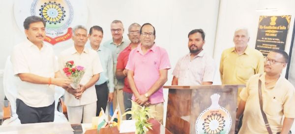 चौक पर मिला 30 लाख का बैग, पत्रकार ने थाने में जमा कराया