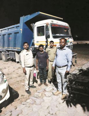 अवैध खनिज परिवहन, 3 हाइवा जब्त
