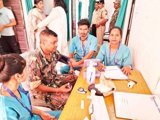 जवानों और परिजनों की सेहत जांच के लिए लगा स्वास्थ्य शिविर