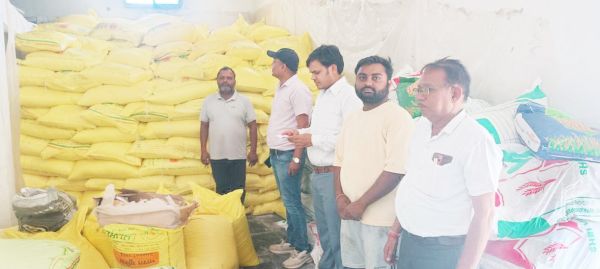 खाद की कालाबाजारी, 603 बोरी उर्वरक जब्त