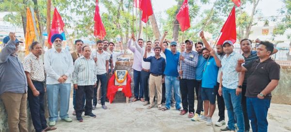 सीटू का 56वां स्थापना दिवस मनाया, श्रम संहिताओं व कॉरपोरेट नीतियों के खिलाफ उठी आवाज