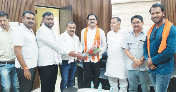 रायपुर जिला सहकारी बैंक अध्यक्ष सिन्हा का स्वागत