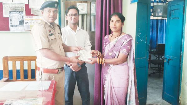 साइबर ठगी की शिकार महिला को वापस मिली पूरी राशि