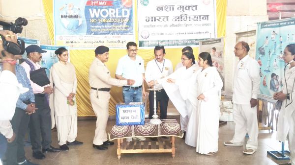 विश्व तंबाखू निषेध दिवस पर आध्यात्मिक चित्र प्रदर्शनी