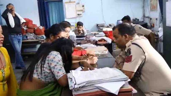 किन्नर समुदाय के दो गुट आपस में भिड़े