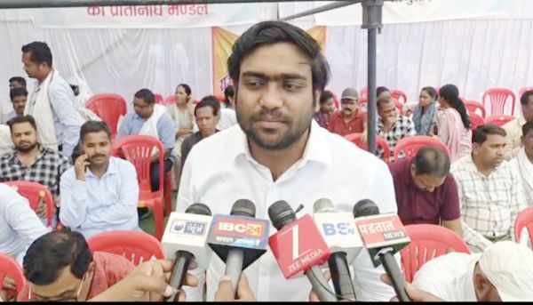 नायब तहसीलदार से मारपीट के विरोध में प्रदेशभर के तहसीलदार-नायब तहसीलदार हड़ताल पर