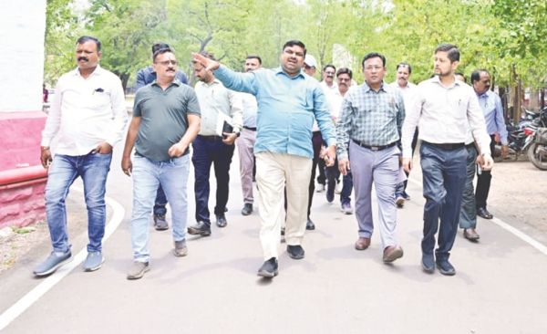मुख्यमंत्री की घोषणा को अमल में लाने मंत्री गजेन्द्र ने किया स्थल निरीक्षण
