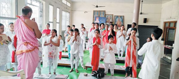 संस्कार शिविर ‘बाल बोध भाग-3’ के सूक्ष्म तत्वों का किया अध्ययन