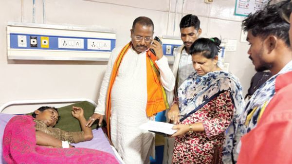 गाज से महिला की मौत, 10 जख्मी