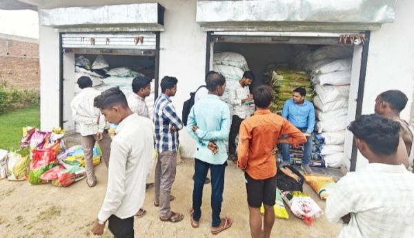 निरीक्षण में मिलीं अनियमितताएं, तीन दुकानों का बीज जब्त कर किया सीलबंद