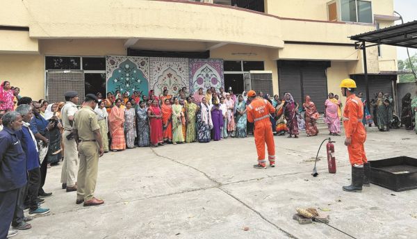 अमलेश्वर में महिला कमांडो का सम्मेलन एवं प्रशिक्षण