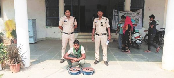 सॉ मिल से चोरी, आरोपी गिरफ्तार
