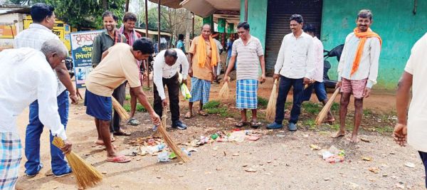 विशेष ग्राम सभाओं में स्वच्छता की प्रेरणा